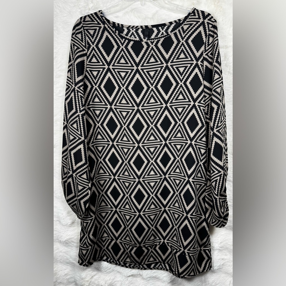 Yahada Black & Cream Geometric Scoop Neck Tunic Dress